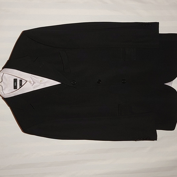 HUGO BOSS THREE BUTTON BLAZER! - Picture 2 of 11